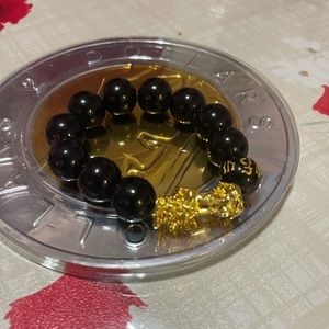 Black Onyx with 24 gold plated piyao bracelet